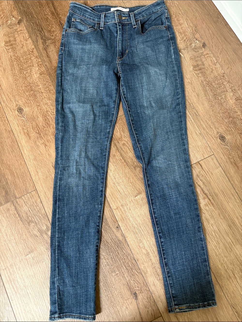 Levi's 721 High Rise Skinny Women's Skinny Jeans Medium Blue Wash 29.25” inseam